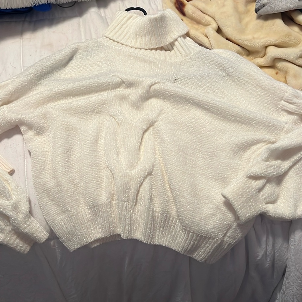 White crop top long  sleeve sweater